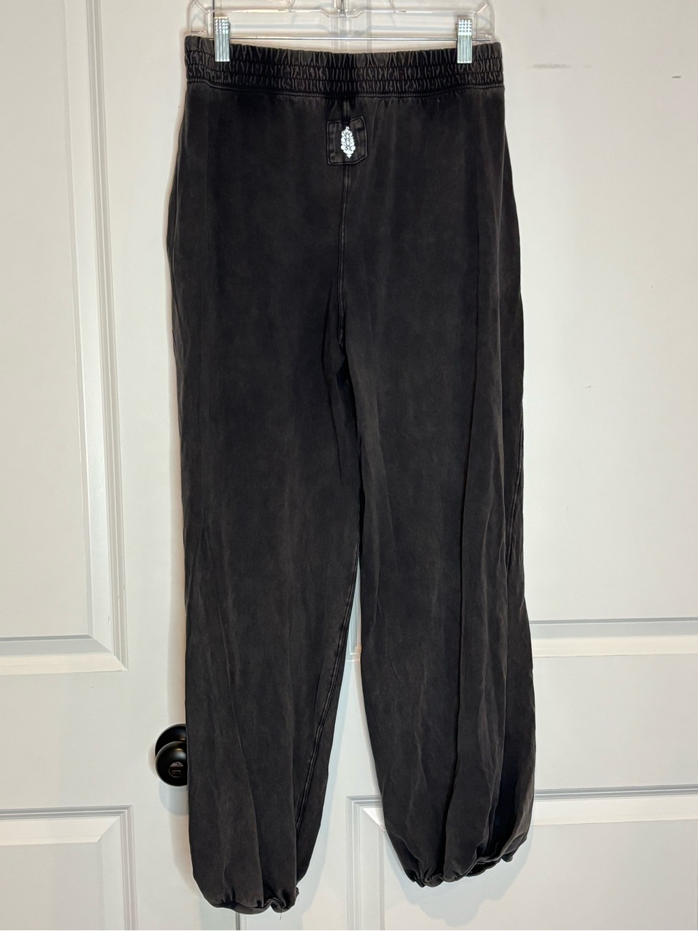FP Movement Hot Shot Crossover Crop Top Balloon Leg Pants Set Washed Black M - Picture 11 of 16